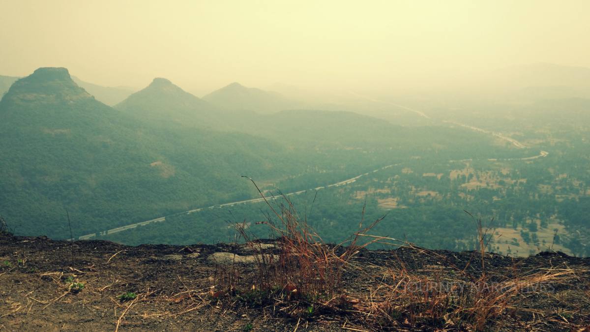 Mountain views from Kaldurg Fort in Palghar, Maharashtra, offering scenic trekking and panoramic landscapes
