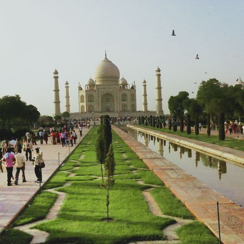 Taj Mahal at Sunrise: 2 Golden Hours of Monumental Travel Experiences in India That Leave a Lasting Impression
