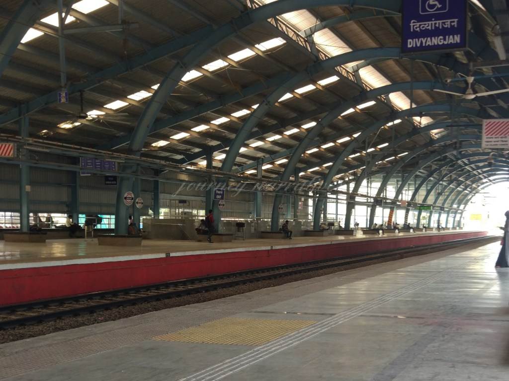 Jogeswari Station Mumbai