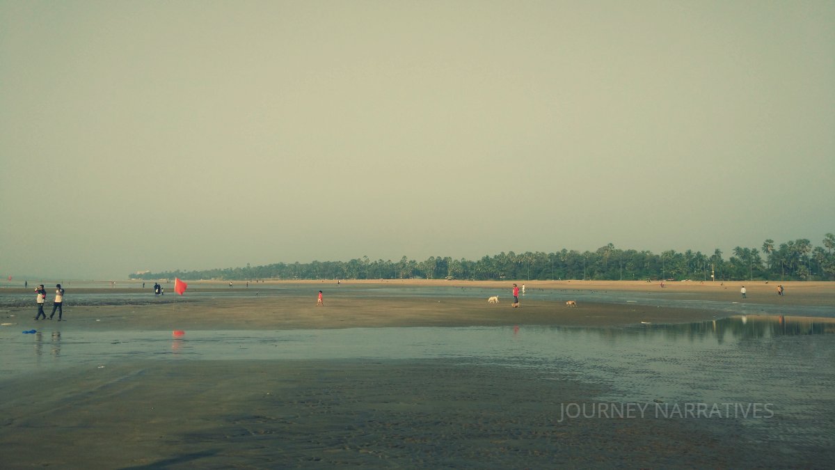 Aksa Beach in Mumbai featuring a tranquil shoreline and scenic coastal views
