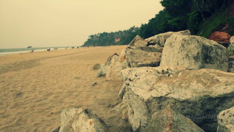 Varkala Beach and dramatic coastal cliffs overlooking the Arabian Sea in Kerala